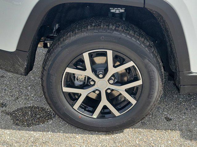 new 2025 Jeep Grand Cherokee car, priced at $49,590