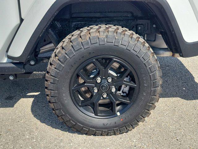 new 2025 Jeep Gladiator car, priced at $47,990