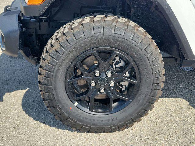 new 2025 Jeep Gladiator car, priced at $47,990