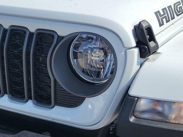 new 2025 Jeep Gladiator car, priced at $47,990