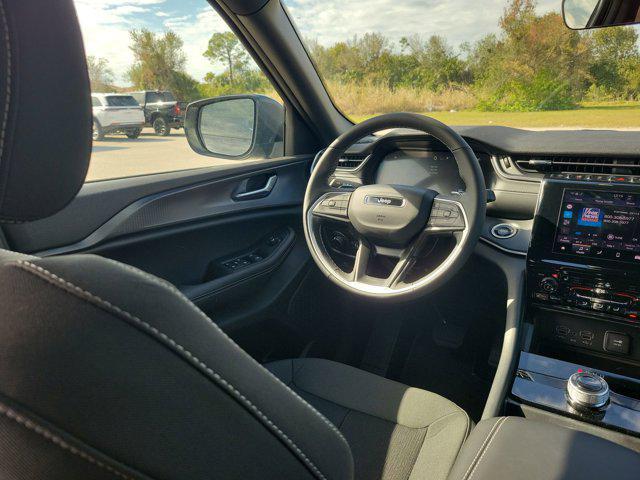 new 2025 Jeep Grand Cherokee car, priced at $41,220