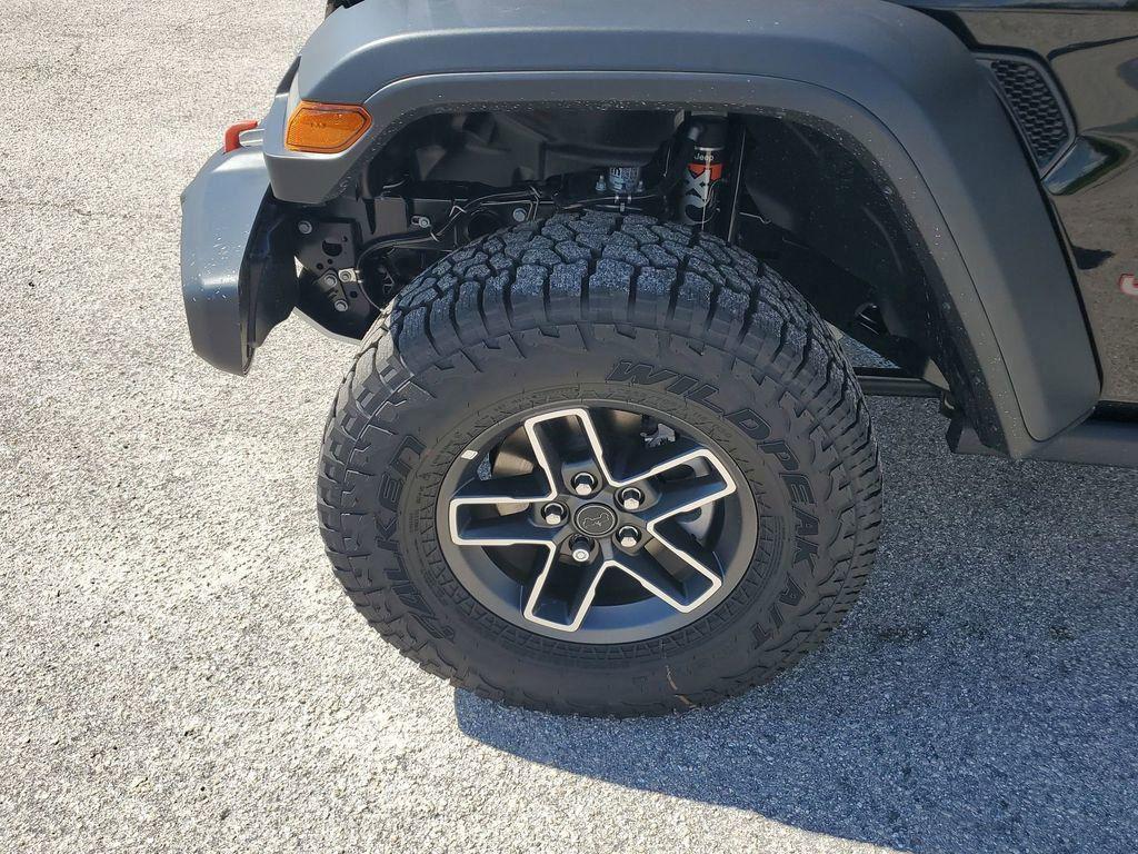 new 2025 Jeep Gladiator car, priced at $48,536