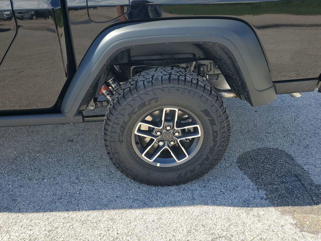 new 2025 Jeep Gladiator car, priced at $48,536