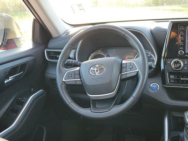 used 2022 Toyota Highlander Hybrid car, priced at $34,198