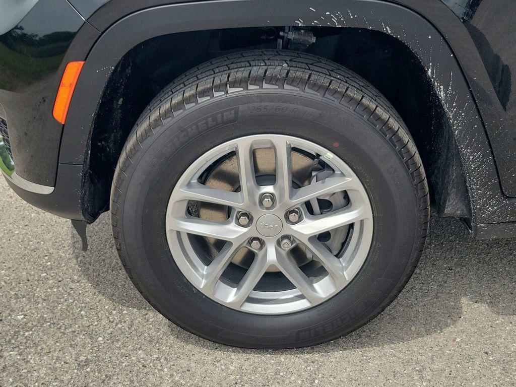 new 2025 Jeep Grand Cherokee L car, priced at $39,625