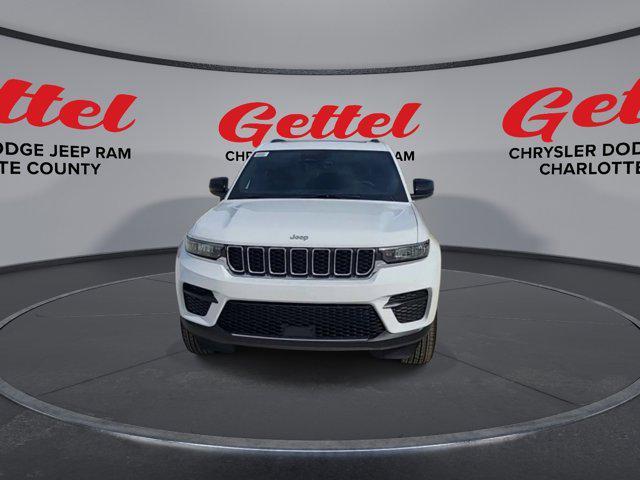 new 2025 Jeep Grand Cherokee car, priced at $39,580