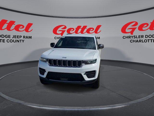 new 2025 Jeep Grand Cherokee car, priced at $40,625