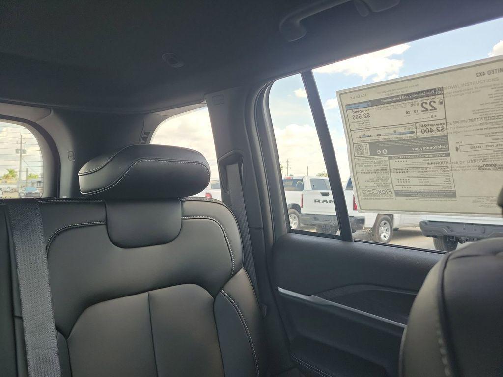 new 2025 Jeep Grand Cherokee car, priced at $40,150