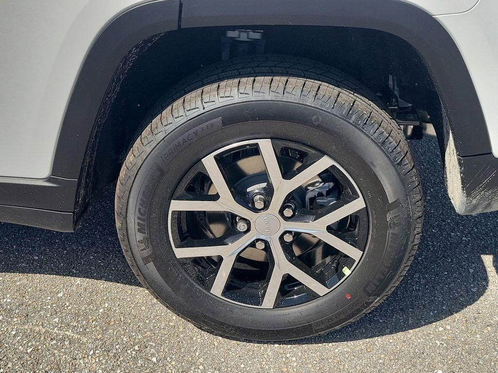 new 2025 Jeep Grand Cherokee car, priced at $40,150