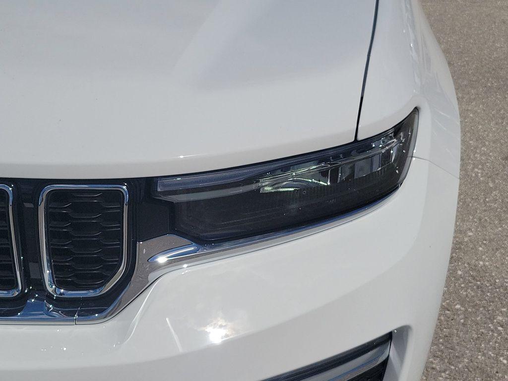 new 2025 Jeep Grand Cherokee car, priced at $40,150