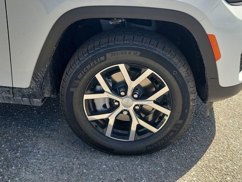 new 2025 Jeep Grand Cherokee car, priced at $40,150