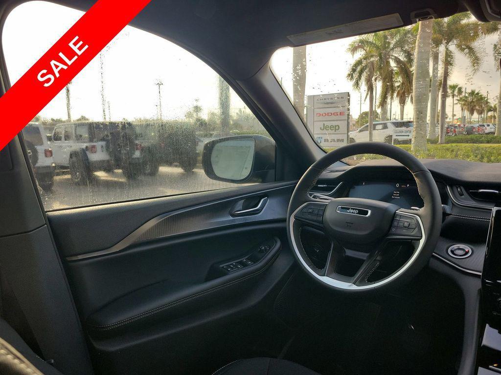 new 2025 Jeep Grand Cherokee car, priced at $29,111