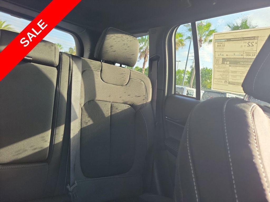 new 2025 Jeep Grand Cherokee car, priced at $29,111