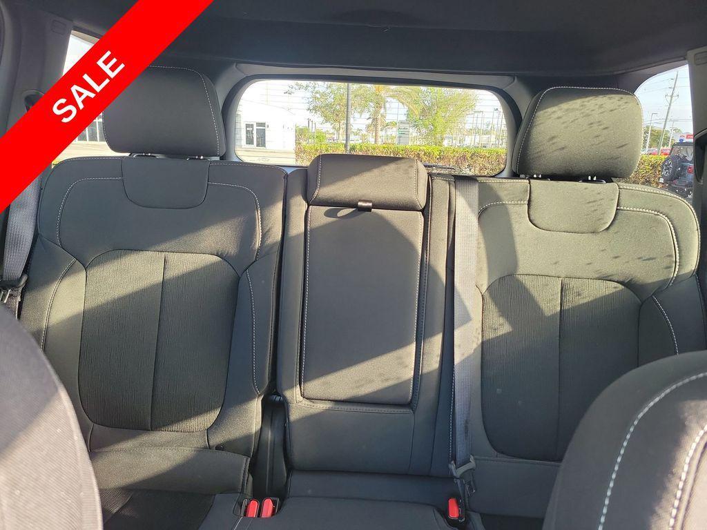 new 2025 Jeep Grand Cherokee car, priced at $29,111