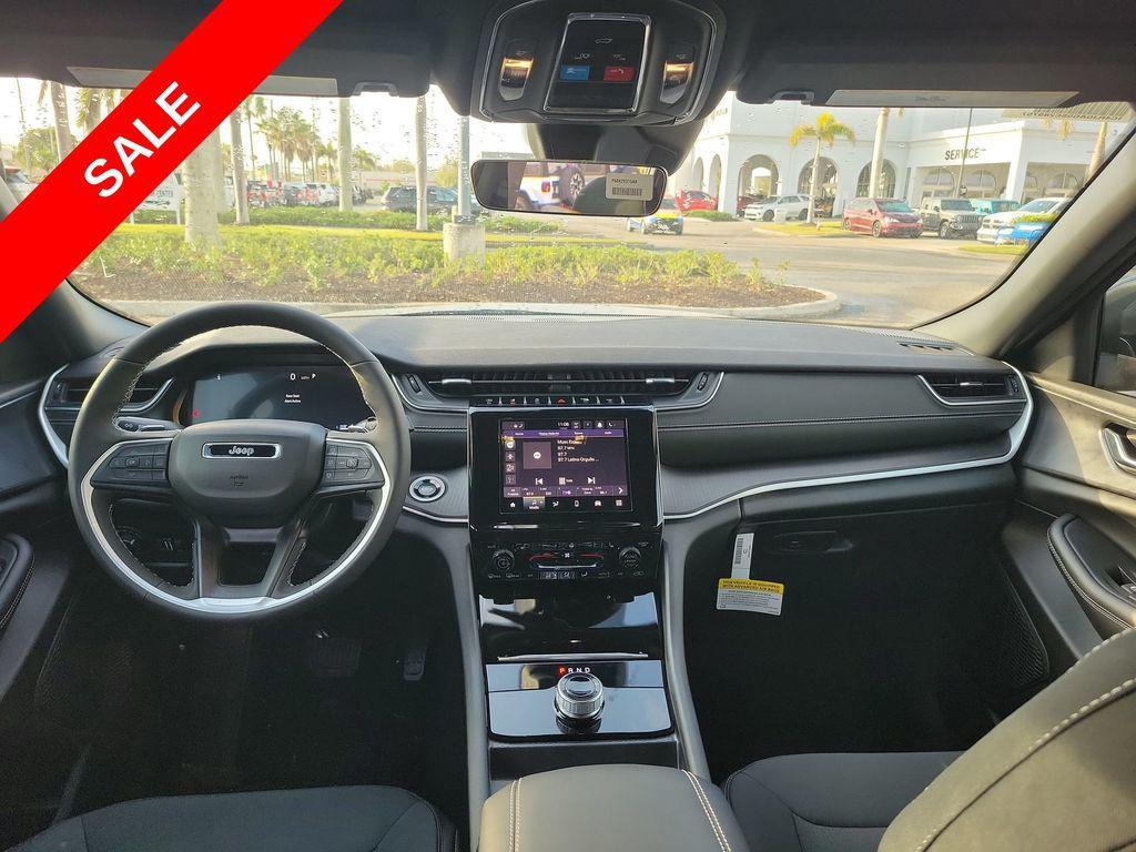 new 2025 Jeep Grand Cherokee car, priced at $29,111