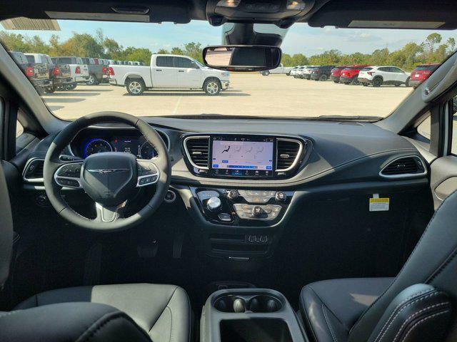 new 2025 Chrysler Pacifica car, priced at $47,320