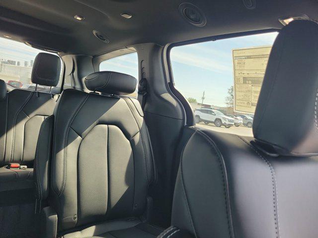 new 2025 Chrysler Pacifica car, priced at $47,320