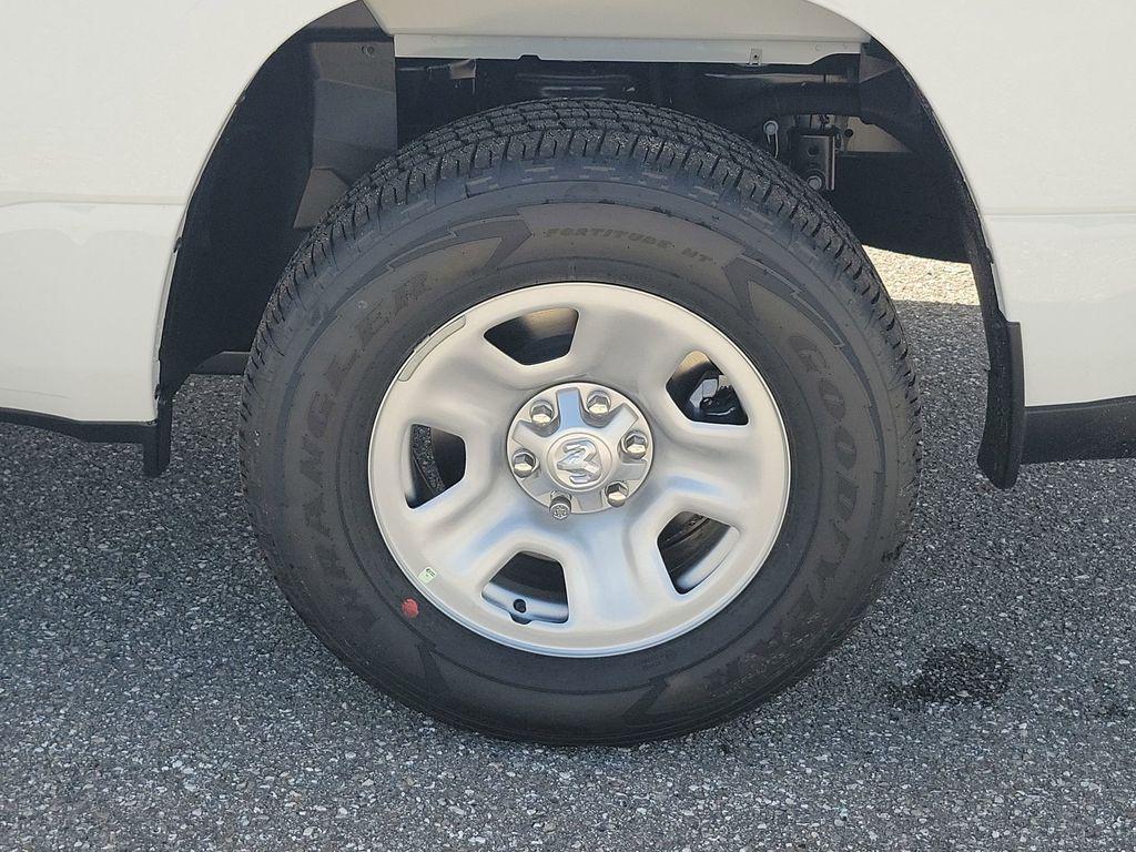new 2025 Ram 1500 car, priced at $45,932
