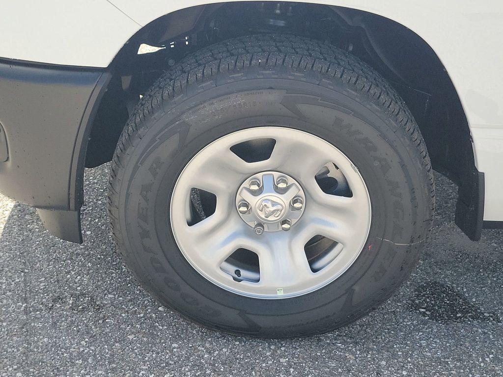 new 2025 Ram 1500 car, priced at $45,932