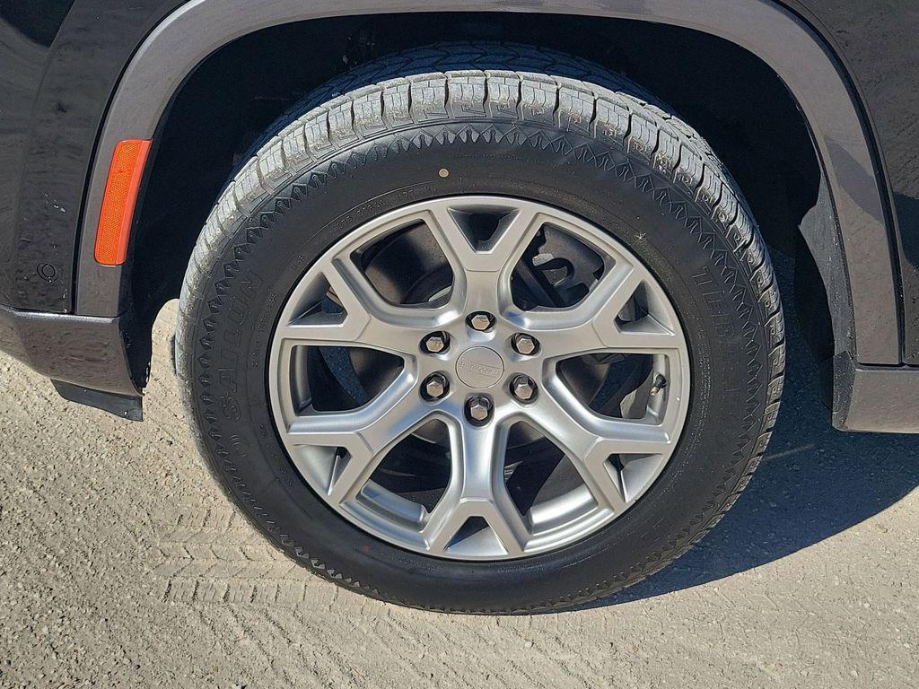 used 2022 Jeep Wagoneer car, priced at $38,299