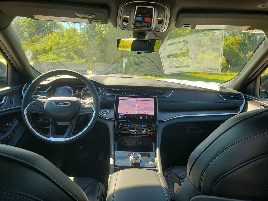 new 2025 Jeep Grand Cherokee car, priced at $43,638