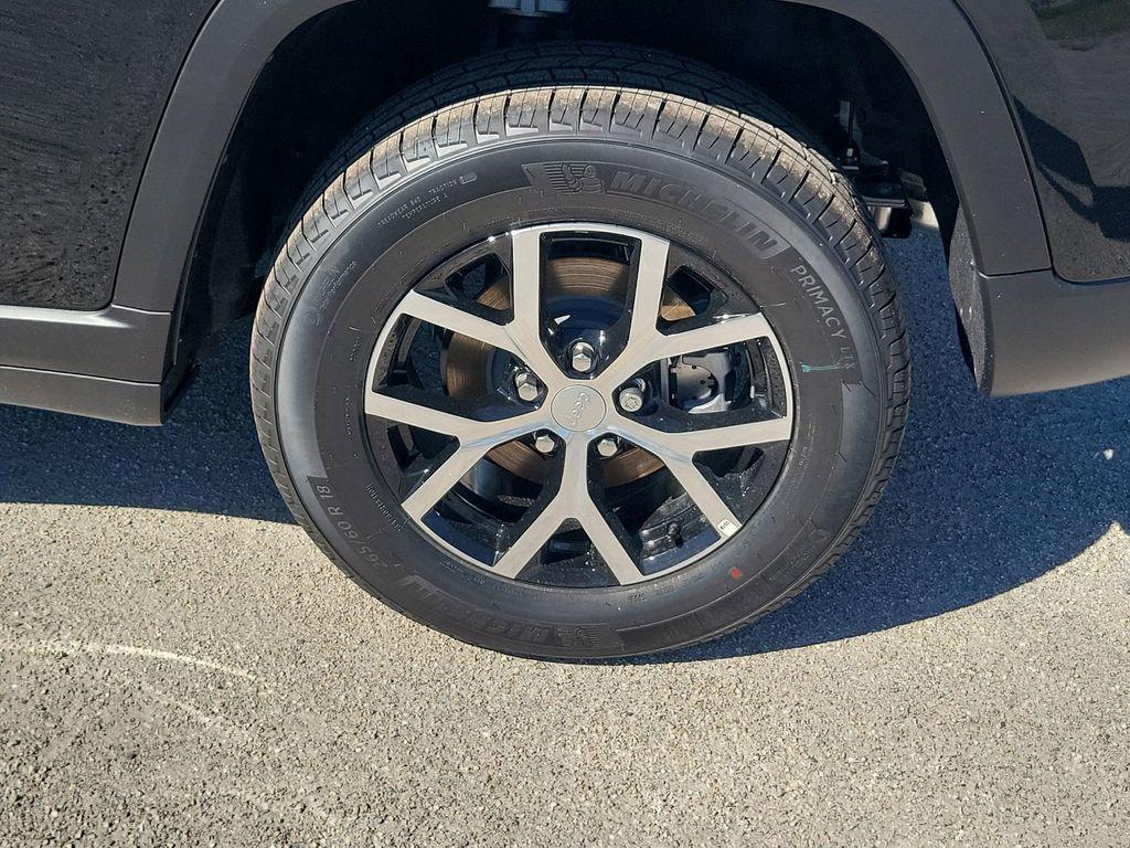 new 2025 Jeep Grand Cherokee car, priced at $43,638