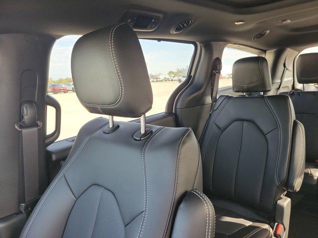 new 2025 Chrysler Pacifica car, priced at $47,320