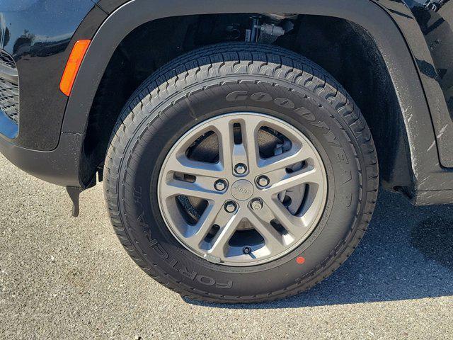 new 2025 Jeep Grand Cherokee car, priced at $41,220