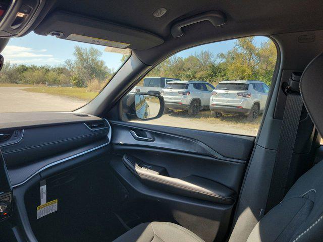 new 2025 Jeep Grand Cherokee car, priced at $41,220