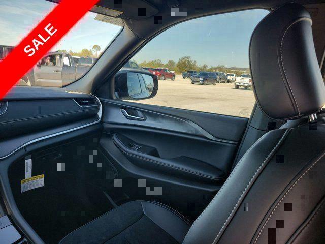 new 2025 Jeep Grand Cherokee car, priced at $35,487