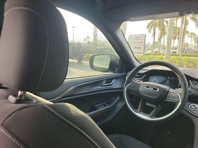 new 2025 Jeep Grand Cherokee car, priced at $41,220