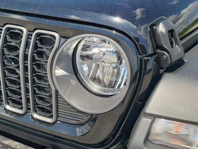 new 2025 Jeep Gladiator car, priced at $41,620