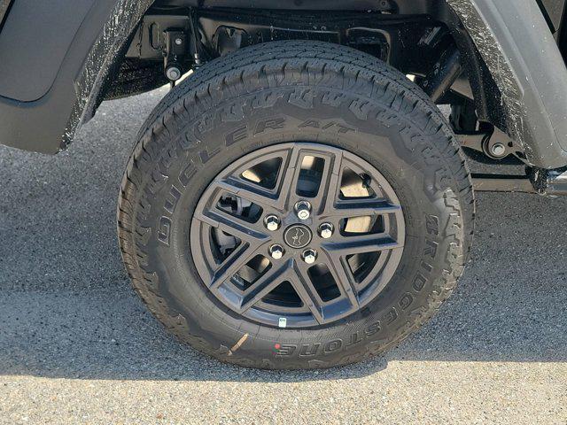 new 2025 Jeep Gladiator car, priced at $47,904
