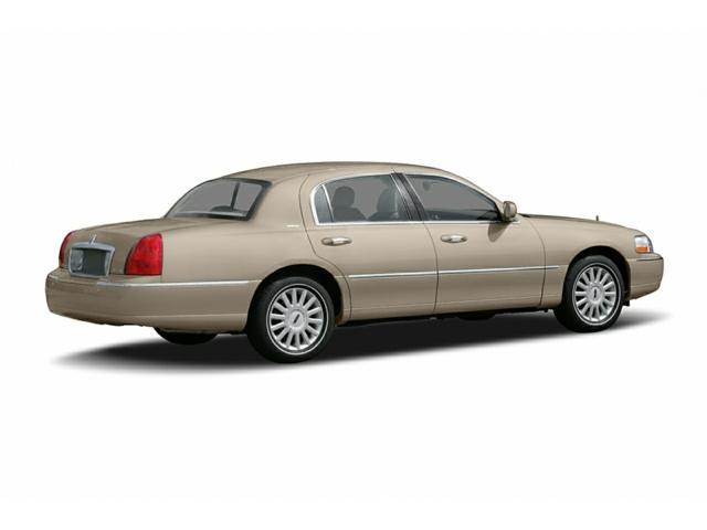 used 2005 Lincoln Town Car car, priced at $7,667