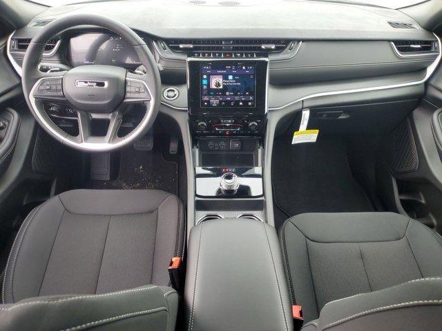 new 2025 Jeep Grand Cherokee car, priced at $40,625