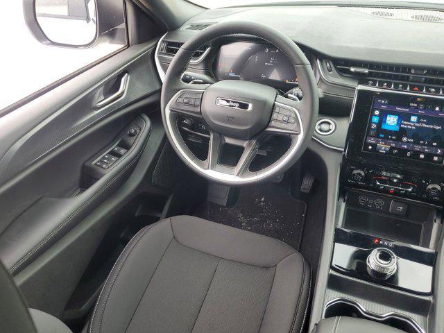 new 2025 Jeep Grand Cherokee car, priced at $40,625