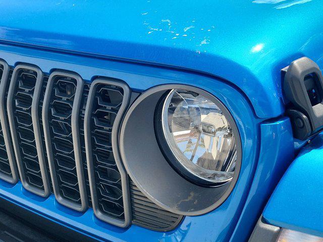 new 2025 Jeep Gladiator car, priced at $51,633