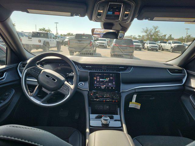 new 2025 Jeep Grand Cherokee car, priced at $45,675
