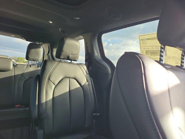 new 2025 Chrysler Pacifica car, priced at $47,320