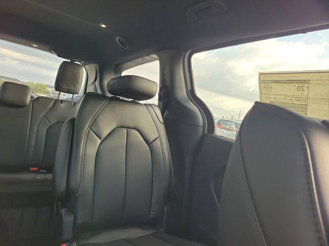new 2025 Chrysler Pacifica car, priced at $45,031