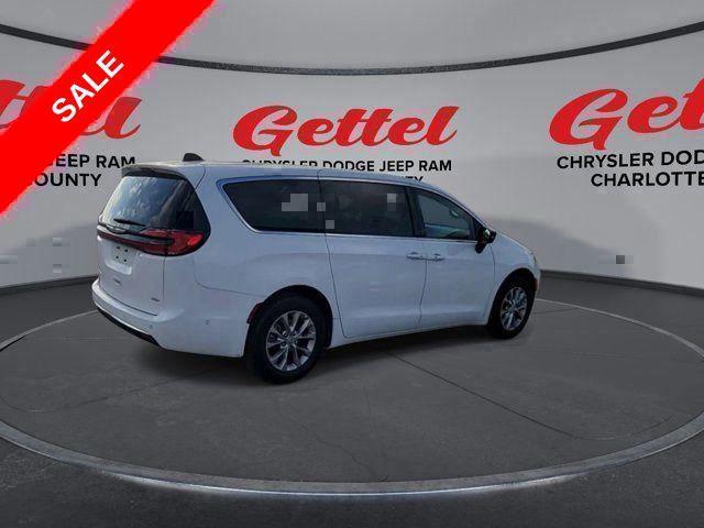 new 2025 Chrysler Pacifica car, priced at $40,078