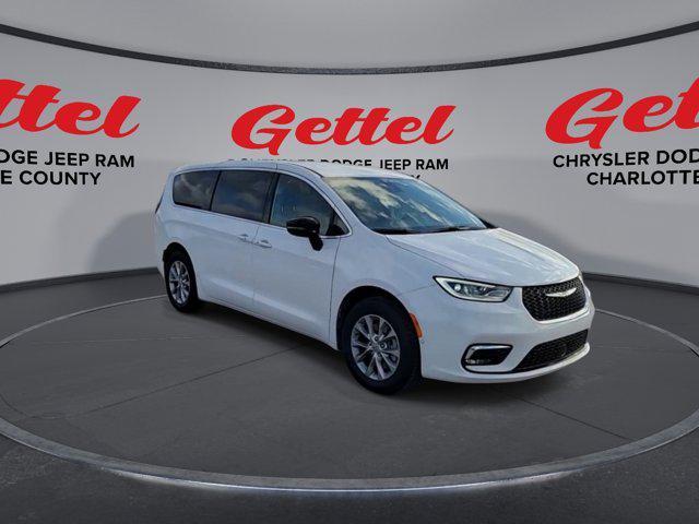 new 2025 Chrysler Pacifica car, priced at $45,031
