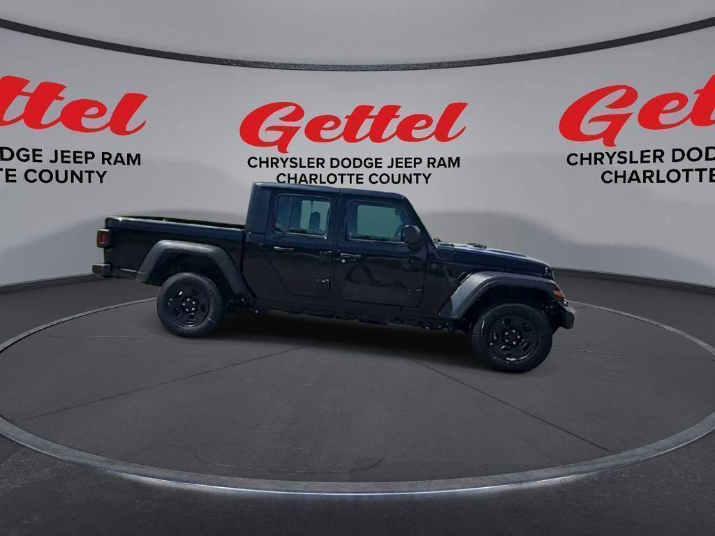 new 2025 Jeep Gladiator car, priced at $33,625