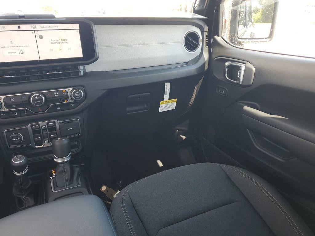 new 2025 Jeep Gladiator car, priced at $33,625