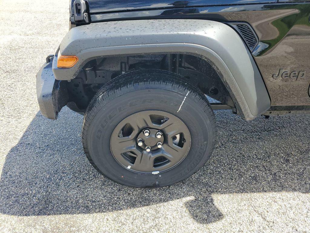 new 2025 Jeep Gladiator car, priced at $33,625