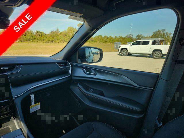 new 2025 Jeep Grand Cherokee car, priced at $32,861