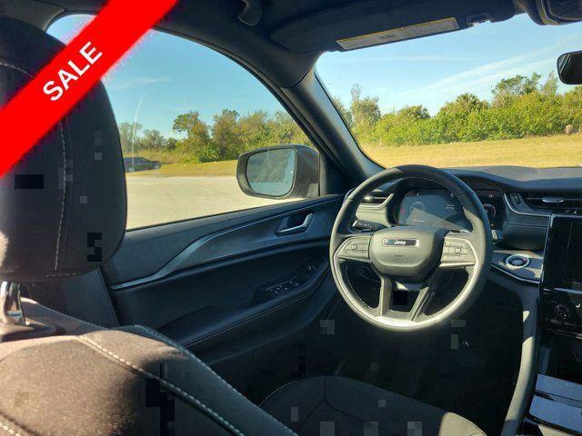 new 2025 Jeep Grand Cherokee car, priced at $32,861