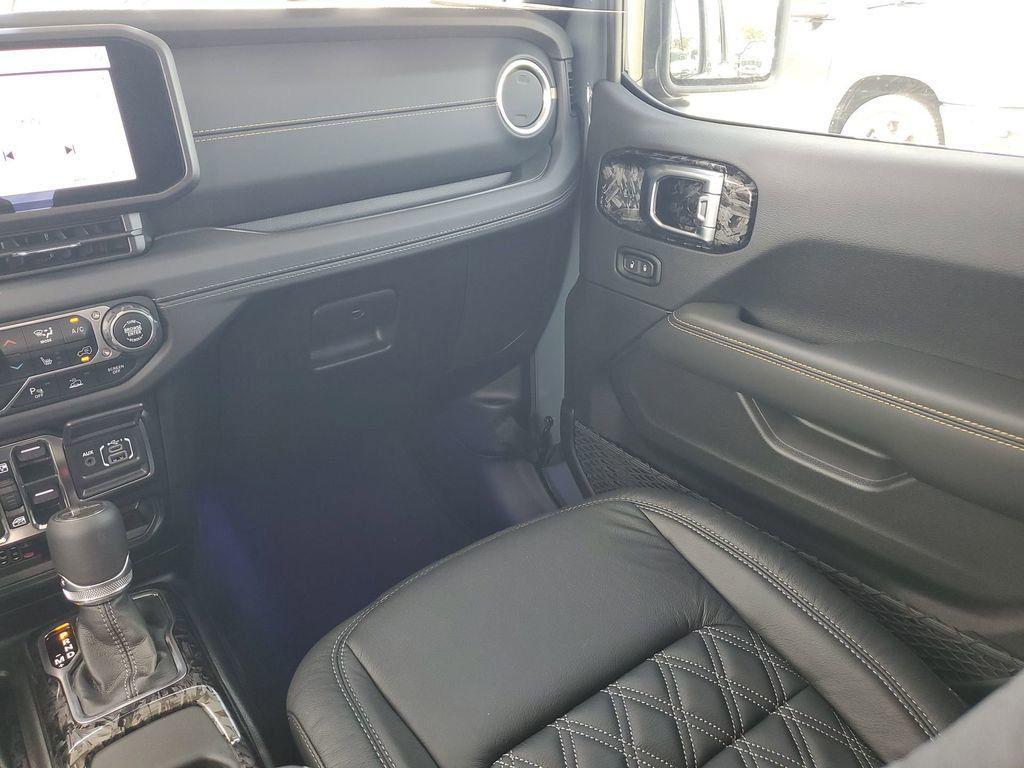 new 2025 Jeep Gladiator car, priced at $80,852