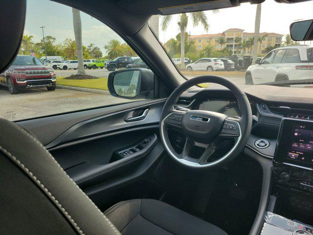 new 2025 Jeep Grand Cherokee car, priced at $41,220