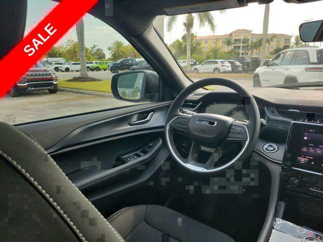 new 2025 Jeep Grand Cherokee car, priced at $32,861